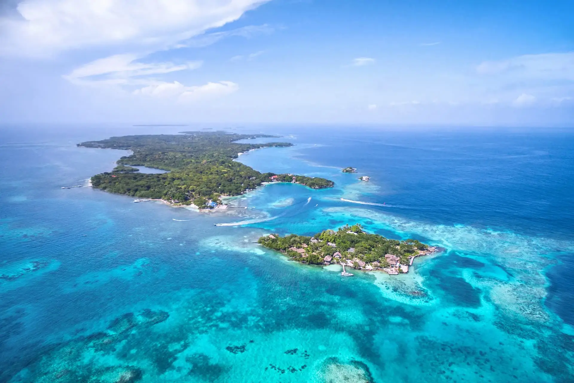 Exploring the Rosario Islands on a speedboat