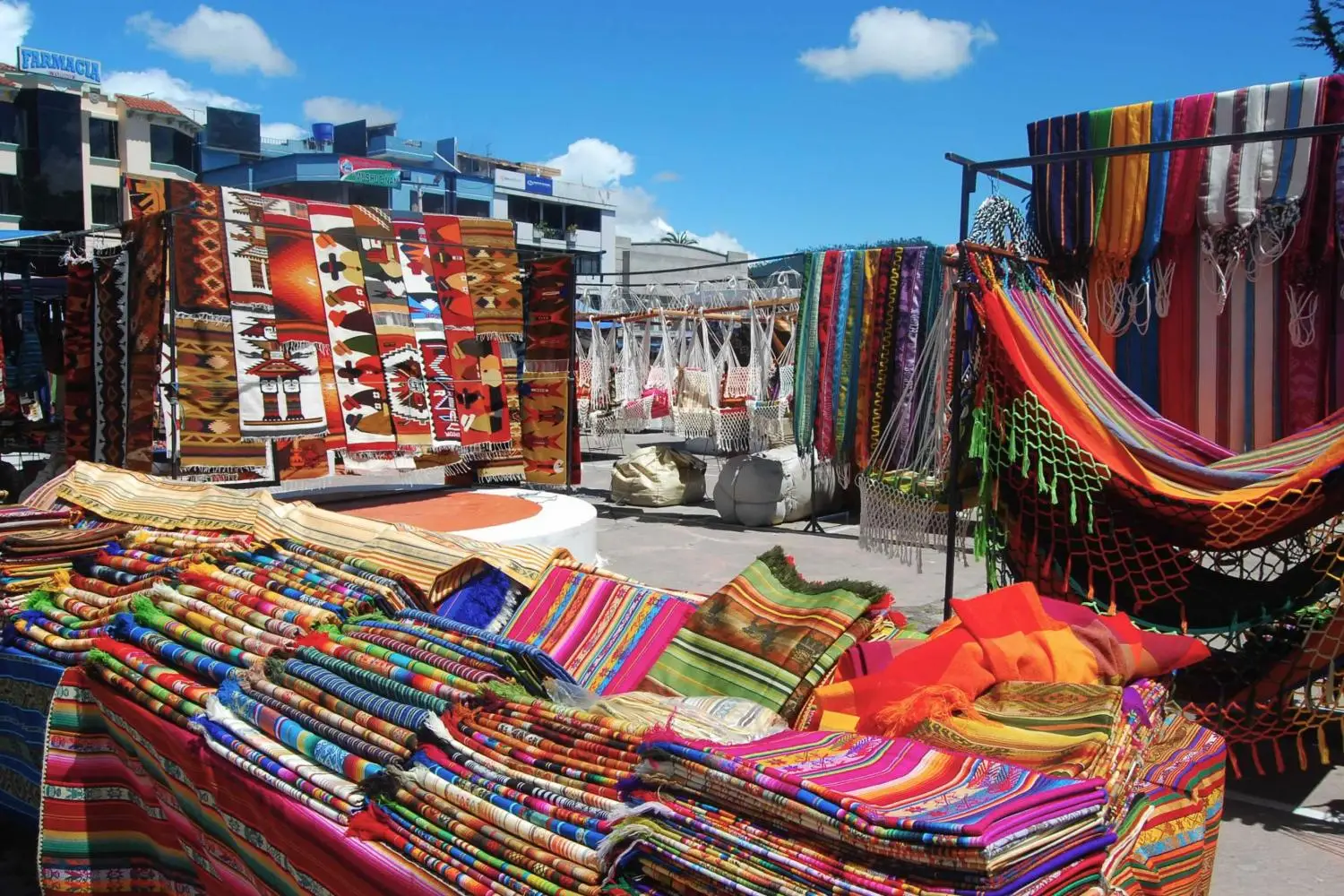 Explore the market of Saquisili / Pujili