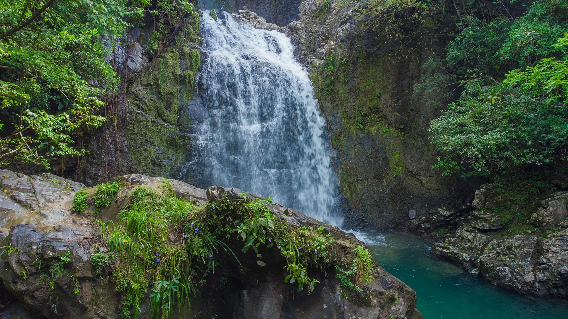Picachos of Olá and Las Mesitas Waterfall