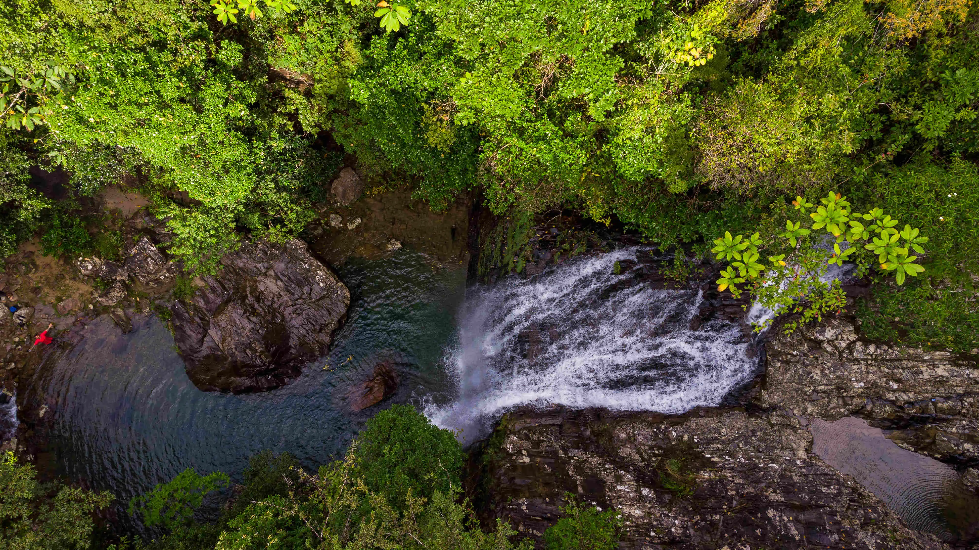 Dive into an amazing waterfall Mesitas